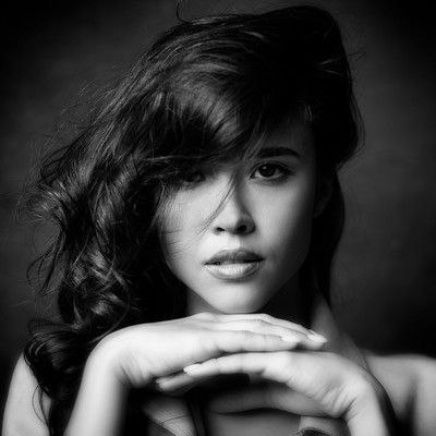 » #1/4 « / studio shoot with Yoana / Blog post by <a href="https://strkng.com/en/photographer/ben+ernst2/">Photographer ben ernst2</a> / 2021-08-16 20:51 / Menschen