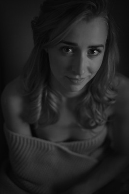 » #5/5 « / rainy sunday / Blog-Beitrag von <a href="https://strkng.com/de/fotograf/moritz+herrmann/">Fotograf Moritz Herrmann</a> / 08.11.2021 09:19 / Nude