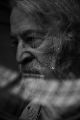 » #4/5 « / Smoking in Georgia / Blog-Beitrag von <a href="https://strkng.com/de/fotograf/franz+von+o-/">Fotograf Franz von O.</a> / 18.08.2021 19:43 / Portrait