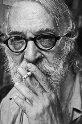 » #2/5 « / Smoking in Georgia / Blog-Beitrag von <a href="https://strkng.com/de/fotograf/franz+von+o-/">Fotograf Franz von O.</a> / 18.08.2021 19:43 / Portrait