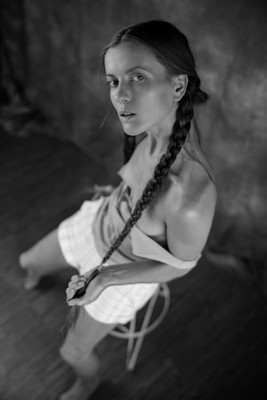 » #5/7 « / Pigtailed beauty / Blog post by <a href="https://strkng.com/en/photographer/fotograf-4u/">Photographer fotograf-4u</a> / 2024-08-04 00:35