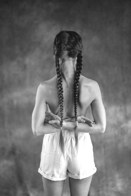 » #7/7 « / Pigtailed beauty / Blog post by <a href="https://strkng.com/en/photographer/fotograf-4u/">Photographer fotograf-4u</a> / 2024-08-04 00:35 / Fine Art / baw,fineart,girl