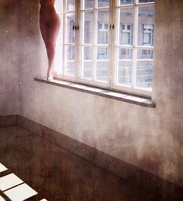 » #5/6 « / Treppenhaus / Blog post by <a href="https://strkng.com/en/model/maren+w-/">Model Maren W.</a> / 2022-03-25 14:11 / Fine Art / Nude,nudeart,nudeartphotography