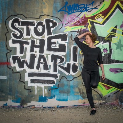 » #5/6 « / Geisterbahnhof Olympiapark / Blog post by <a href="https://strkng.com/en/model/maren+w-/">Model Maren W.</a> / 2022-04-20 18:48 / Lost places / Streetart,lostplace,porträt