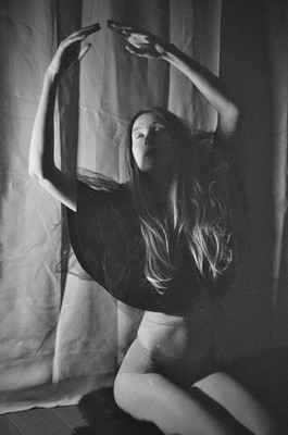 » #5/9 « / Annika / Blog post by <a href="https://strkng.com/en/photographer/eldark+photography/">Photographer ELDARK PHOTOGRAPHY</a> / 2022-02-26 13:54 / Schwarz-weiss