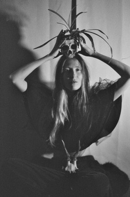 » #8/9 « / Annika / Blog post by <a href="https://strkng.com/en/photographer/eldark+photography/">Photographer ELDARK PHOTOGRAPHY</a> / 2022-02-26 13:54 / Schwarz-weiss