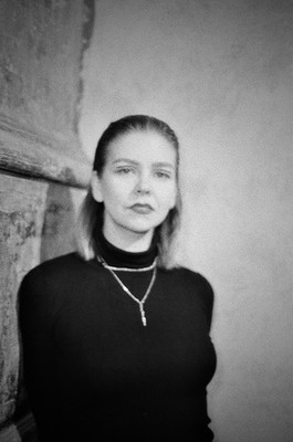 » #8/9 « / Olya dyer / Blog-Beitrag von <a href="https://strkng.com/de/fotograf/eldark+photography/">Fotograf ELDARK PHOTOGRAPHY</a> / 08.04.2022 19:06 / Schwarz-weiss