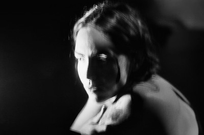 » #9/9 « / Emma Ruth rundle / Blog post by <a href="https://strkng.com/en/photographer/eldark+photography/">Photographer ELDARK PHOTOGRAPHY</a> / 2022-08-09 14:03 / Schwarz-weiss