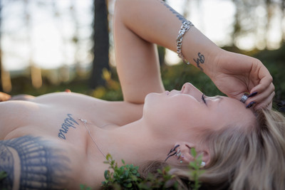 » #1/9 « / Jasmin at the cliff / Blog-Beitrag von <a href="https://strkng.com/de/fotograf/andreas-f/">Fotograf Andreas_F</a> / 22.09.2024 22:15 / Nude