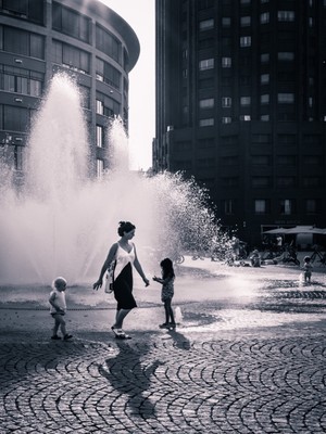 » #2/8 « / The Fontaine | Street / Blog post by <a href="https://strkng.com/en/photographer/bkiessli/">Photographer bkiessli</a> / 2022-06-26 12:33