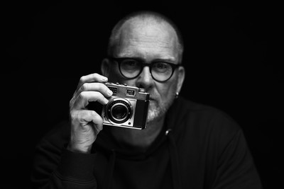 » #4/6 « / Eigene Bilder von sich machen / Blog-Beitrag von <a href="https://strkng.com/de/fotograf/atelier+volker+lewe/">Fotograf Atelier Volker Lewe</a> / 22.01.2023 17:56