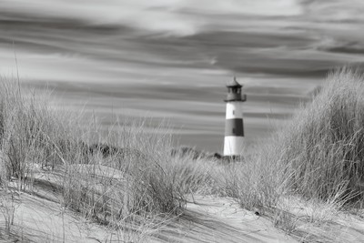 List Ost, gesehen durch den Strandhafer auf den Dünen / Natur / leuchtturm,lighthouse,dünen,dunes,strandhafer,beachgrass