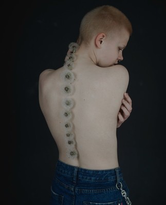 » #6/9 « / Dandelions / Blog-Beitrag von <a href="https://strkng.com/de/fotograf/yauhen+yerchak/">Fotograf Yauhen Yerchak</a> / 01.05.2023 23:11