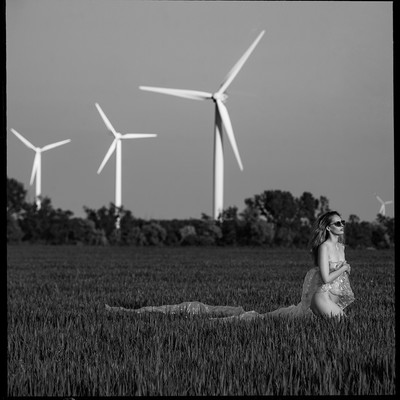 » #6/9 « / Windflügeln / Blog-Beitrag von <a href="https://strkng.com/de/fotograf/yauhen+yerchak/">Fotograf Yauhen Yerchak</a> / 27.06.2023 02:06 / Nude