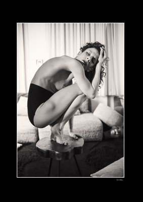 » #6/8 « / Suzanne / Blog-Beitrag von <a href="https://strkng.com/de/fotograf/j-j-+garcia/">Fotograf J.J. Garcia</a> / 01.12.2024 17:14