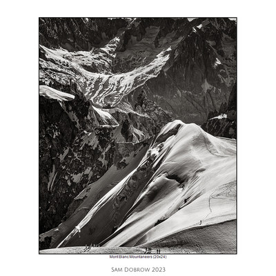» #2/5 « / Exploring Mont Blanc / Blog post by <a href="https://strkng.com/en/photographer/samdobrow+photography/">Photographer samdobrow photography</a> / 2023-07-26 20:01 / Schwarz-weiss / extremesports,montblanc,samdobrow,blackandwhite,infrared,fineart