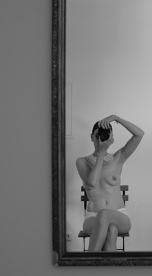 » #1/8 « / the chair / Blog-Beitrag von <a href="https://strkng.com/de/model/jomarini-5/">Model jomarini_5</a> / 08.08.2024 19:43