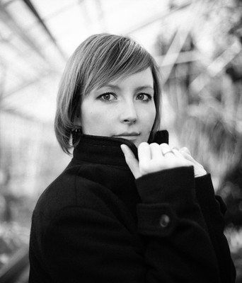 » #4/4 « / Sabrina on Film ....| / Blog post by <a href="https://strkng.com/en/photographer/mario+baumann/">Photographer Mario Baumann</a> / 2025-01-12 17:21