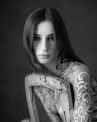 » #2/9 « / Bodyart / Blog post by <a href="https://strkng.com/en/photographer/uwe+trenkner/">Photographer Uwe Trenkner</a> / 2024-08-03 10:43 / Portrait / tattoo,portrait,bnw