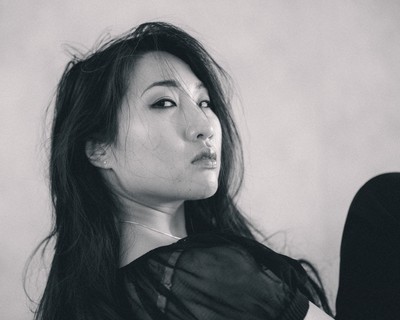 » #2/9 « / Portraits with Minh Ly / Blog-Beitrag von <a href="https://strkng.com/de/fotograf/uwe+trenkner/">Fotograf Uwe Trenkner</a> / 16.11.2024 06:55 / Portrait