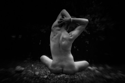 » #2/9 « / Selfation / Blog post by <a href="https://strkng.com/en/photographer/medaltan/">Photographer Medaltan</a> / 2024-08-07 00:38 / Nude