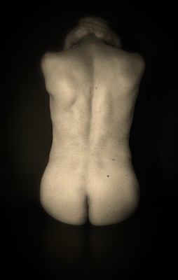 » #8/9 « / Selfation / Blog post by <a href="https://strkng.com/en/photographer/medaltan/">Photographer Medaltan</a> / 2024-08-07 00:38 / Nude