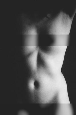 4 / Nude
