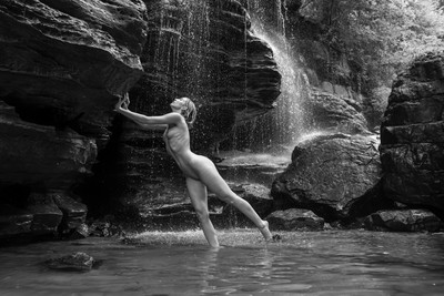 Waterfall dance / Nude / waterfall,artnude,fineartnude,artmodel,fineartmodel,nudeinnature,landscape