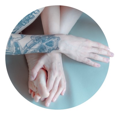 Hands and feet / Fine Art / bodypart,bodyparts,hands,feet,tattoo,skin,tender,parts,body,bodies,pastel