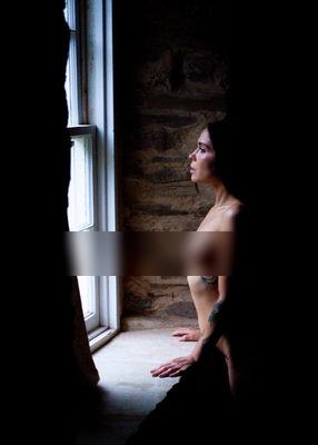 Morning by the window / Nude  Fotografie von Fotograf Santo Martinez ★3 | STRKNG