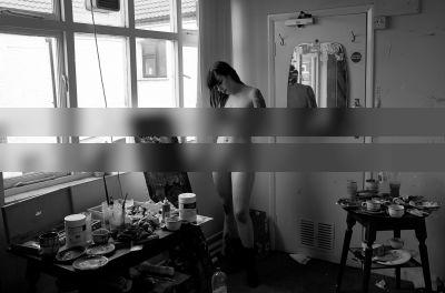 Nico in my studio / Dokumentation  Fotografie von Fotograf Keith Brighouse ★6 | STRKNG