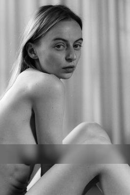 Nude  photography by Model Kaya ★32 | STRKNG