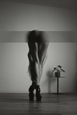 L / Nude  Fotografie von Fotograf 0_rly ★1 | STRKNG