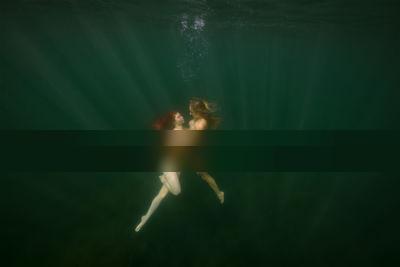 Held by Her / Nude  Fotografie von Fotograf Stephan Ernst ★1 | STRKNG
