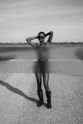 On the road / Nude  photography by Photographer Phil Raynaud ★7 | STRKNG