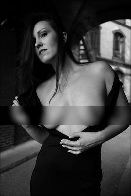 Keteryna im Brook / Nude  photography by Photographer Hermann O. Ehlers | STRKNG