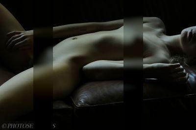 Sylvia Reclining / Nude  Fotografie von Fotograf Photosensualis ★2 | STRKNG