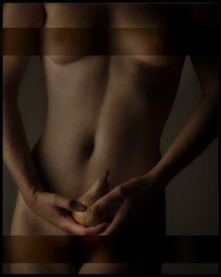 Nice Pear. / Nude  Fotografie von Fotograf Dave Hunt ★3 | STRKNG