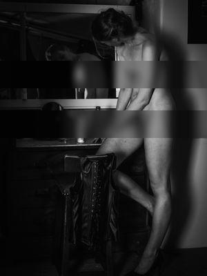 Waiting / Nude  Fotografie von Fotograf davalPHOTO ★5 | STRKNG
