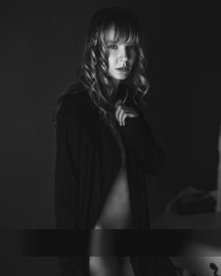 Martina / Schwarz-weiss  Fotografie von Fotograf Thorsten Geisser Emotionale Fotografie ★4 | STRKNG