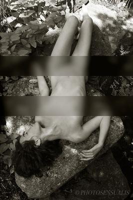 Whitney on a Rock / Nude  Fotografie von Fotograf Photosensualis ★2 | STRKNG