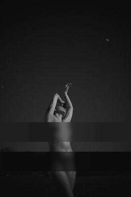 Moon Dancer by Dirk Brune / Nude  photography by Model Rahel van der Meer ★11 | STRKNG