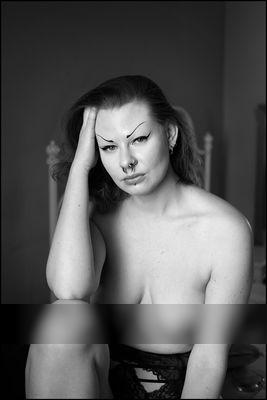 Marta In Her Room / Nude  photography by Photographer Hermann O. Ehlers | STRKNG