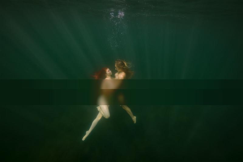 Held by Her / Nude  Fotografie von Fotograf Stephan Ernst ★1 | STRKNG
