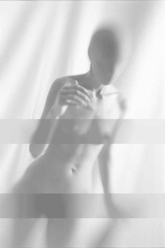 Galatea in a white room / Konzeptionell  Fotografie von Fotograf Pablo Fanque’s Fair ★7 | STRKNG