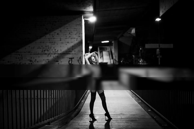 Under the Bridge / Nude  Fotografie von Fotograf Peter Grüner ★5 | STRKNG