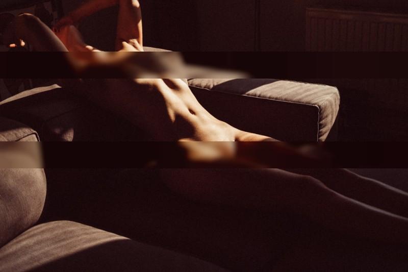 couching / Nude  Fotografie von Model grethemabon ★77 | STRKNG