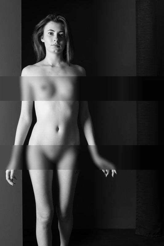 Schritt ins Licht / Nude  photography by Photographer Rainer Benz ★5 | STRKNG