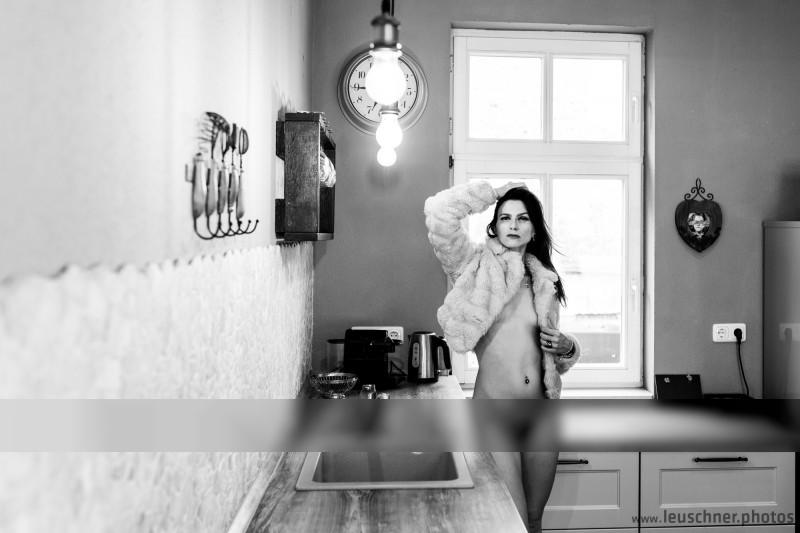 Die Küche ist aufgeräumt Die Küche ist aufgeräumt / Nude photography by Photographer leuschner.photos | STRKNG