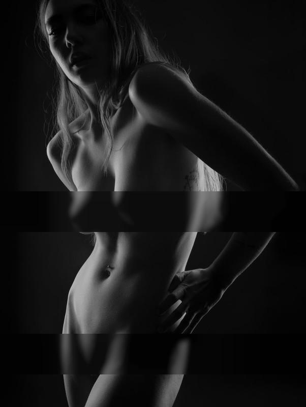 Chiaroscuro / Nude  photography by Photographer Alezu | STRKNG